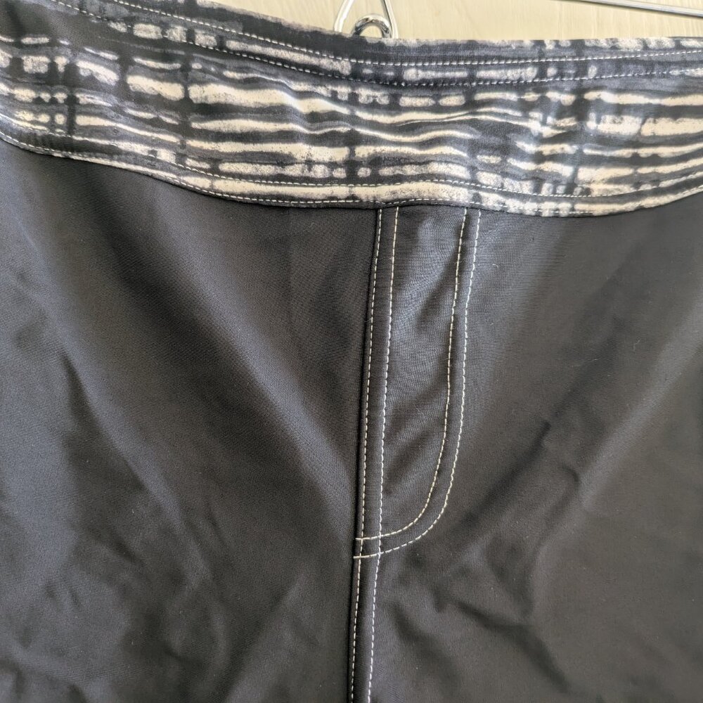 Free Country Womens Swim Shorts 2XL Black White Stretch Bathing Suit Shorts XXL